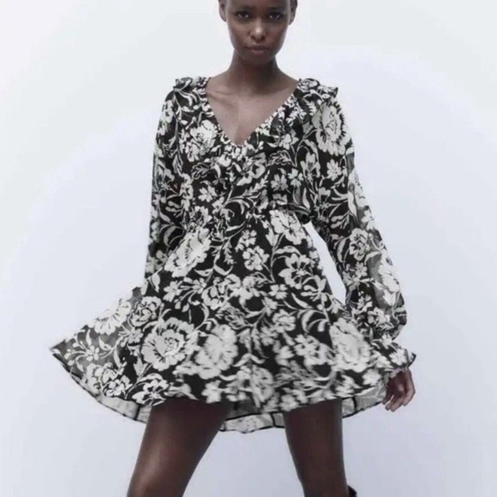 Zara Floral Print Ruffle Mini Dress Black White Long Sleeve V-Neck Size M NWT